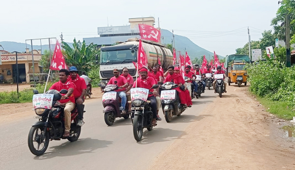 save-visakha-steel-plant-bike-rally-in-vzm11
