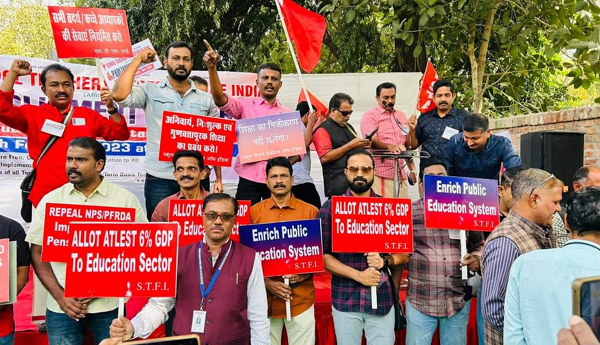 school-teachers-federation-of-india-parliament-march-delhi3
