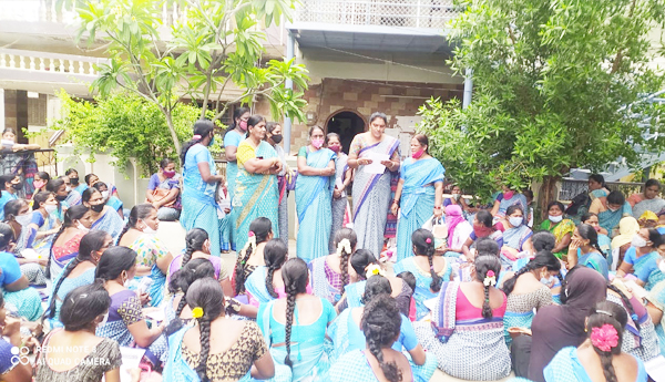 రాష్ట్ర వ్యాప్తంగా అంగన్వాడీల డిమాండ్స్ డే....