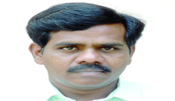 ఆహార పంటల్లో పెద్దగా లాభాలు రావడం లేదు. కాబట్టి కాసులు దండుకోవాలంటే ఆక్వా కల్చర్‌ తప్ప మరో మార్గం లేదన్న నిర్ణయానికి సంపన్న వర్గం వచ్చింది. ఇప్పటికే కృష్ణా, పశ్చిమ గోదావరి జిల్లాల్లో అక్రమంగా పెద్దఎత్తున ఆక్వా సాగు చేస్తున్నారు. ఆ ప్రాంతంలో మొత్తం ఆక్వా విస్తరించి పంట కాల్వలన్నీ కలుషితమై పశువులు తాగడానికి కూడా నీరు కొనుక్కోవాల్సిన దుస్థితి వచ్చింది. ఒకనాడు అన్నపూర్ణగా పేరుగాంచిన ప్రాంతం ఆక్వా సాగు వల్ల వ్యవసాయ కార్మికులకు పనులు లేక గ్రామాలకు గ్రామాలే వలసలు పోతున్నాయి. ఆక్వా కుబేరులు మాత్రం డాలర్లు సంపాదించి పెద్దపెద్ద నగరాల్లో విలాసవంతమైన జీవనం గడుపుతున్నారు.