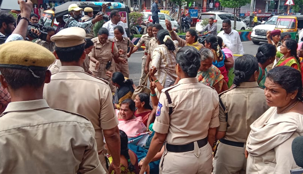 vja-supress-on-anganwadi-chalo-vijayawada8