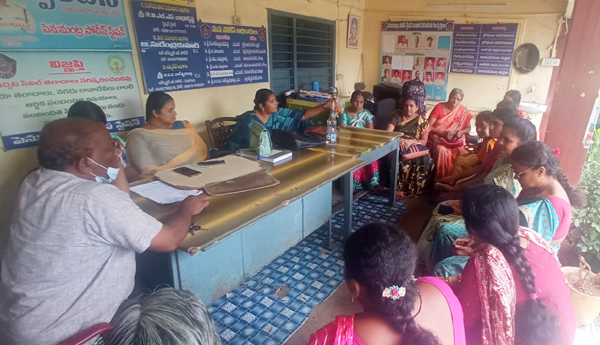 wg-police-suppress-on-anganwadi-chalo-vijayawada1
